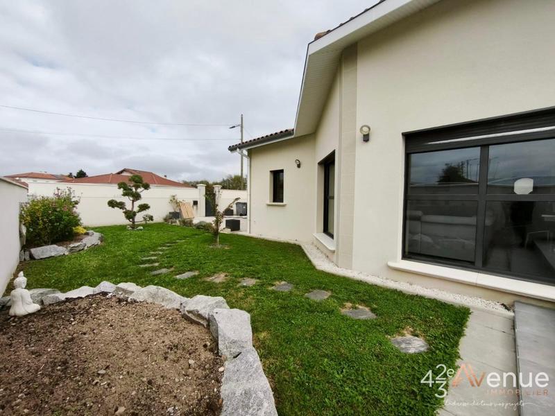 Maison - 208 m² - 7 pièces