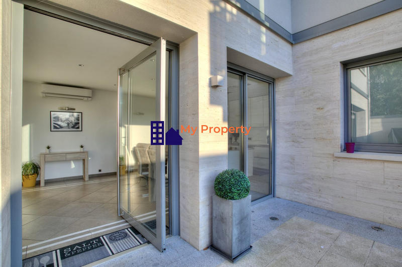 Maison - 121 m² - 6 pièces