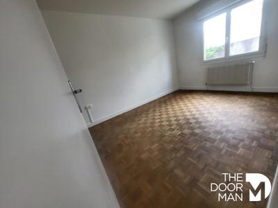 Appartement - 98 m² - 5 pièces