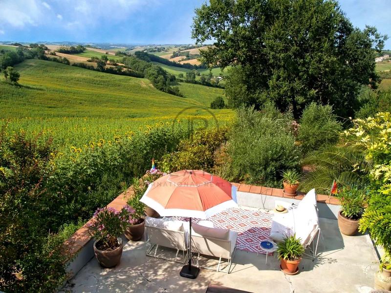 Villa - 253 m² - 8 pièces