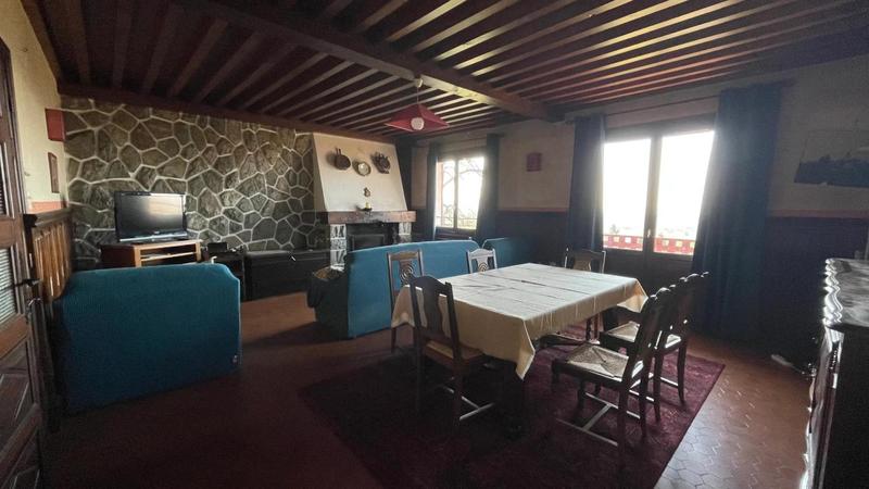 Maison - 251 m² - 13 pièces