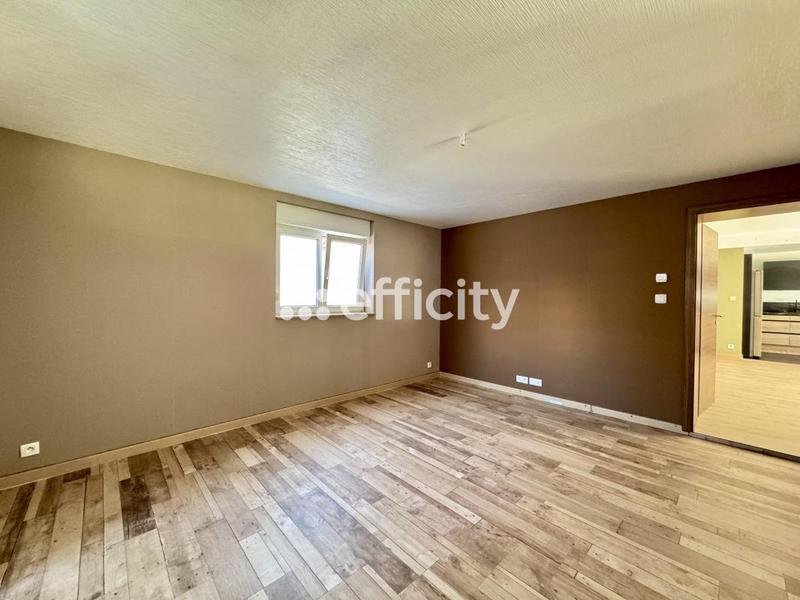 Maison - 248 m² - 7 pièces