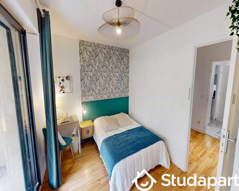 Chambre - 100 m² - 1 pièce