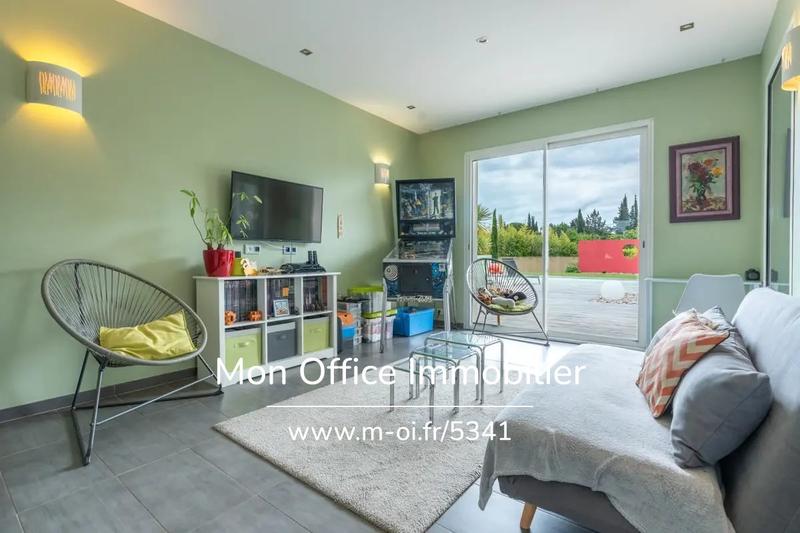 Maison - 260 m² - 8 pièces