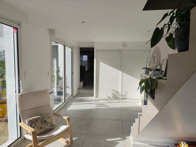 Maison - 205 m² - 9 pièces