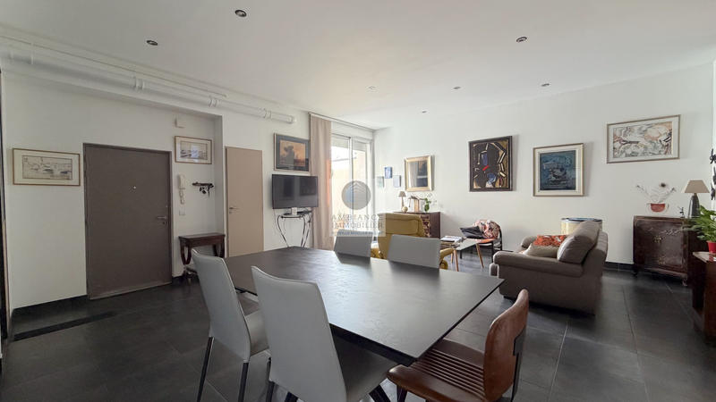 Appartement - 99 m² - 5 pièces