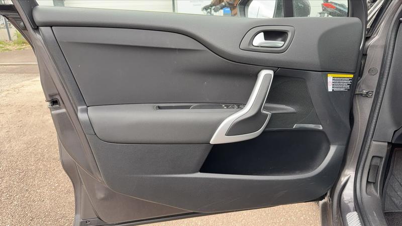 Ds Ds 4 1.6 Thp 165 Eat6 So Chic