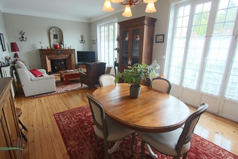 Maison - 225 m² - 7 pièces