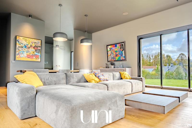 Maison - 300 m² - 6 pièces