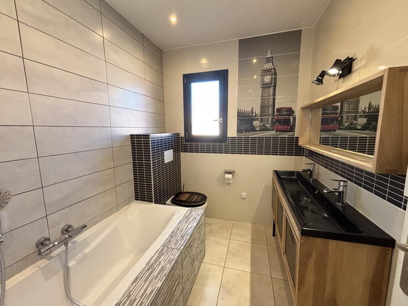 Maison - 147 m² - 6 pièces