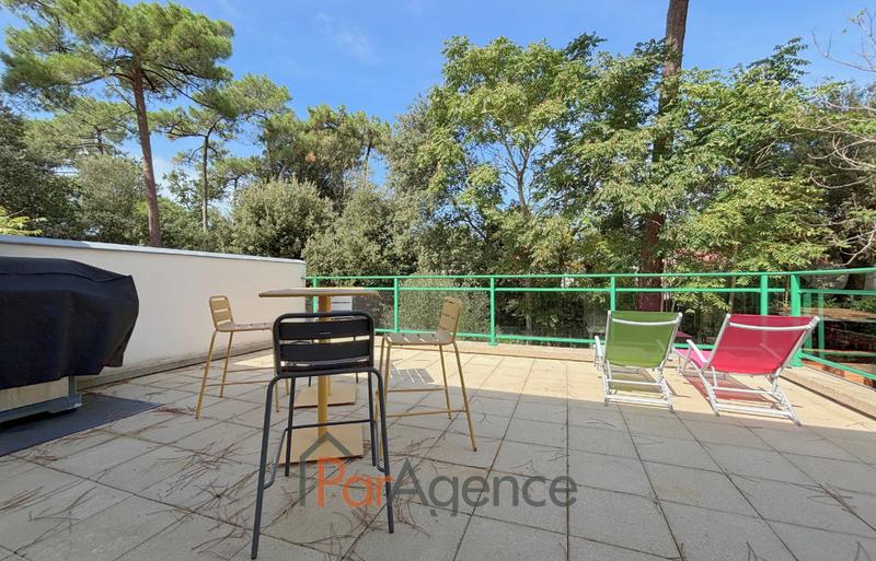 Maison - 220 m² - 8 pièces