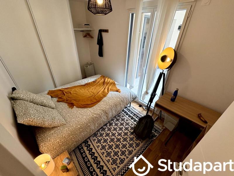 Chambre - 13 m² - 1 pièce