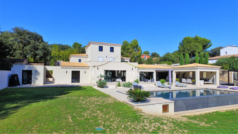 Villa - 230 m² - 6 pièces