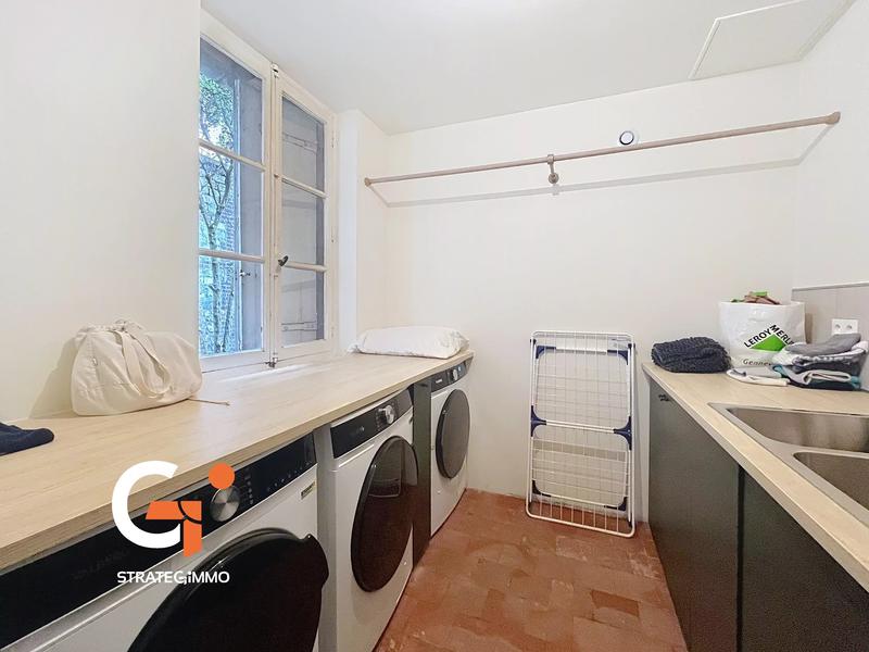 Chambre - 130 m² - 6 pièces