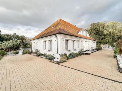 Demeure - 496 m² - 14 pièces