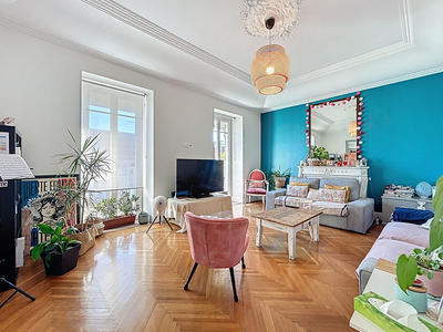 Appartement - 151 m² - 6 pièces