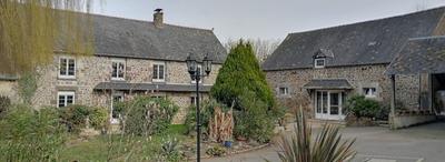 Longère - 371 m² - 13 pièces