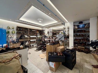 Local commercial - 137 m² - 5 pièces