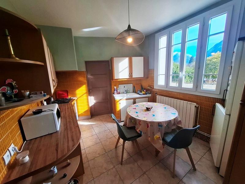 Maison - 190 m² - 8 pièces