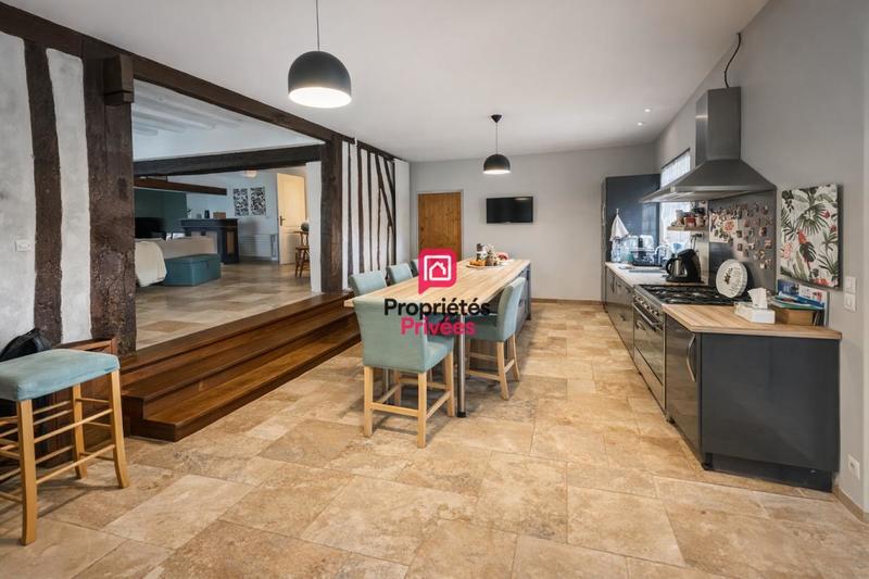 Maison - 273 m² - 8 pièces