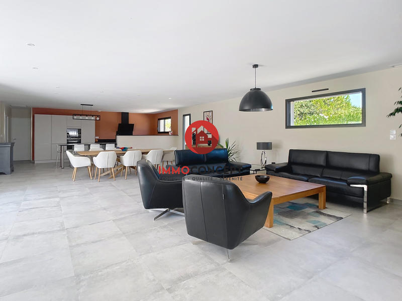 Villa - 230 m² - 6 pièces