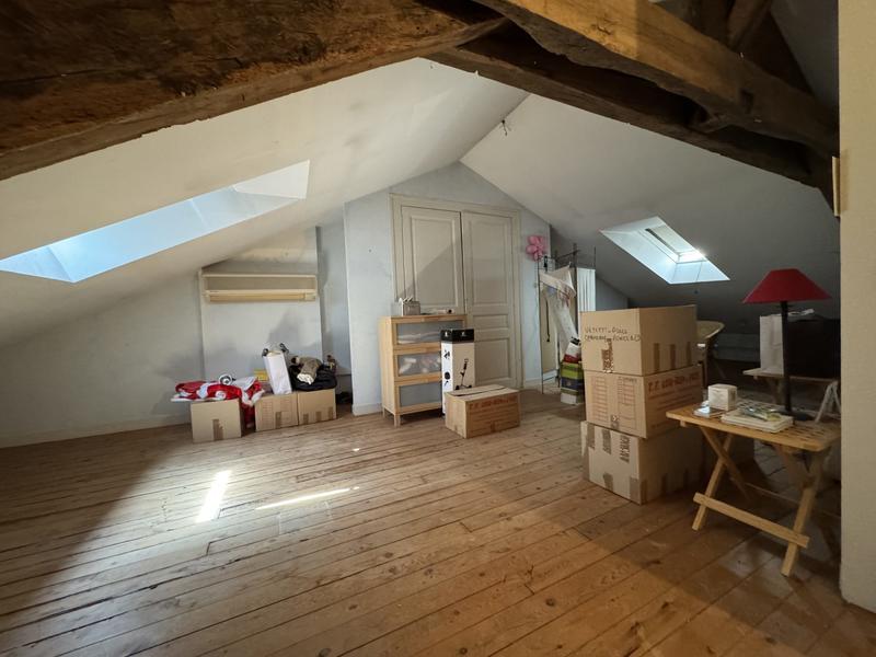 Maison - 225 m² - 7 pièces