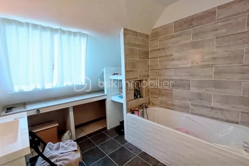 Maison - 168 m² - 7 pièces