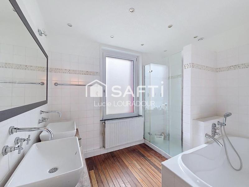 Maison de ville - 211 m² - 9 pièces