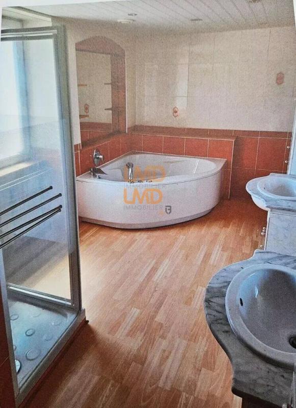 Maison - 174 m² - 7 pièces