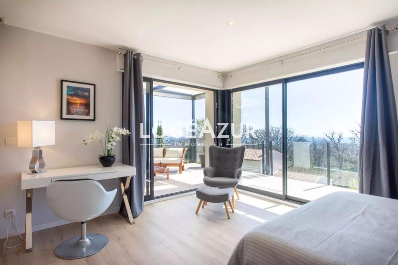 Villa - 212 m² - 7 pièces