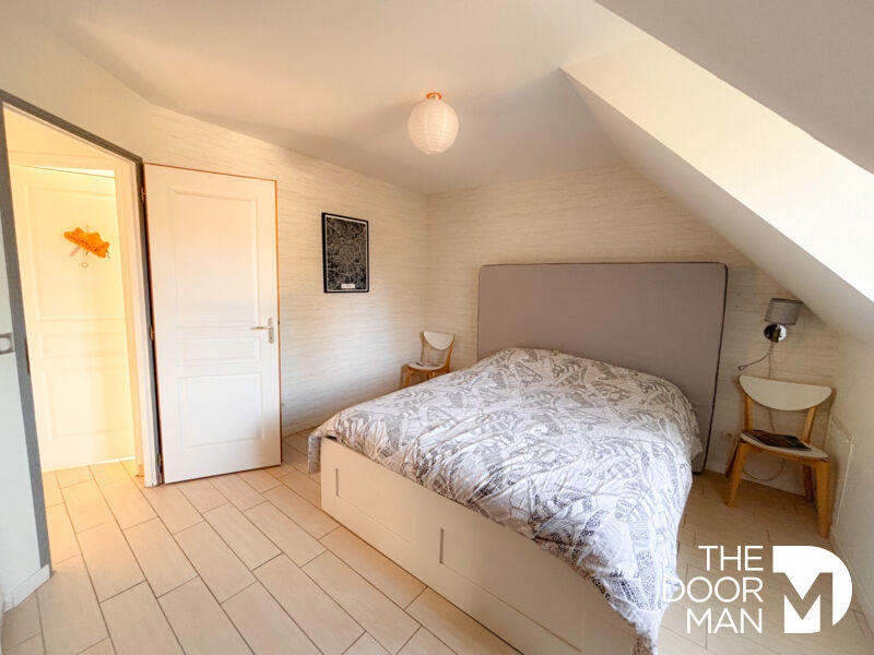 Maison - 185 m² - 8 pièces