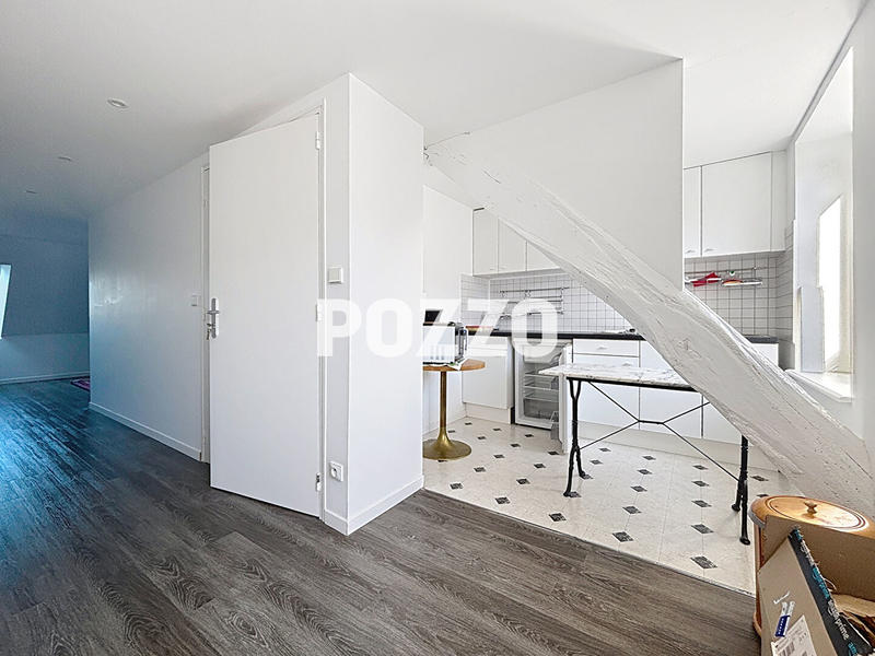 Maison - 256 m² - 10 pièces