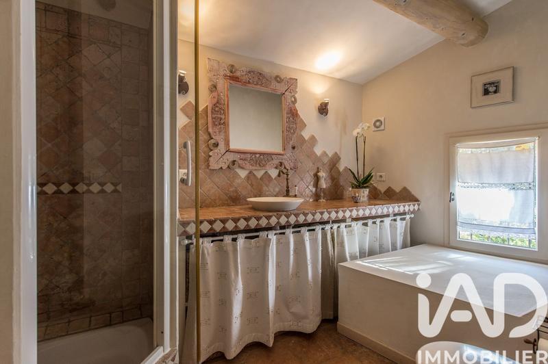 Maison - 402 m² - 12 pièces