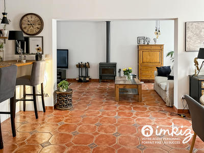 Maison - 228 m² - 8 pièces