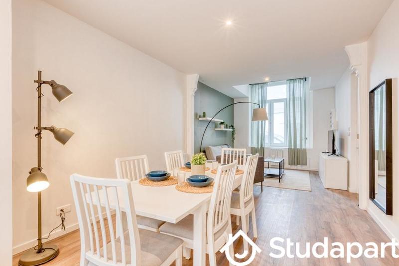 Chambre - 120 m² - 1 pièce