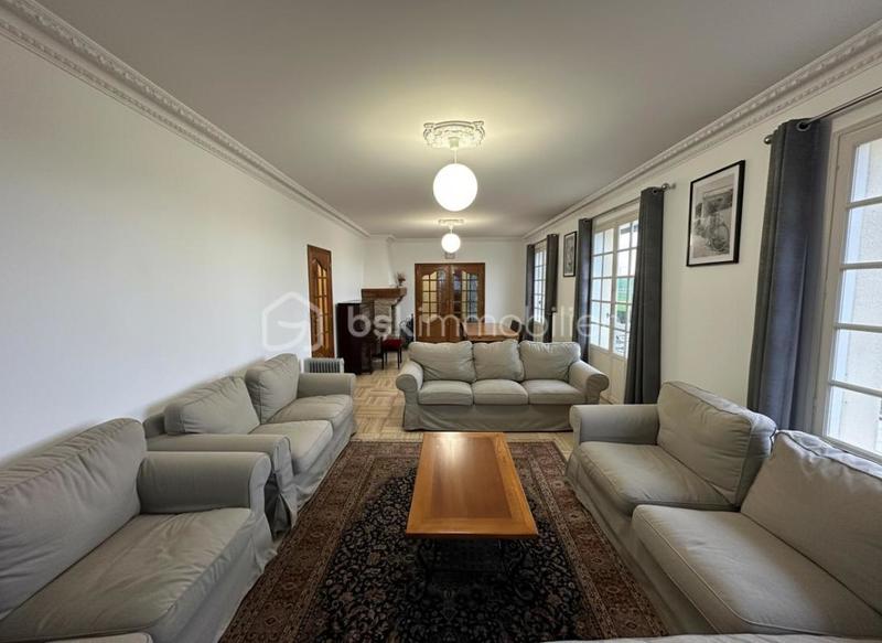 Maison en pierre - 208 m² - 9 pièces