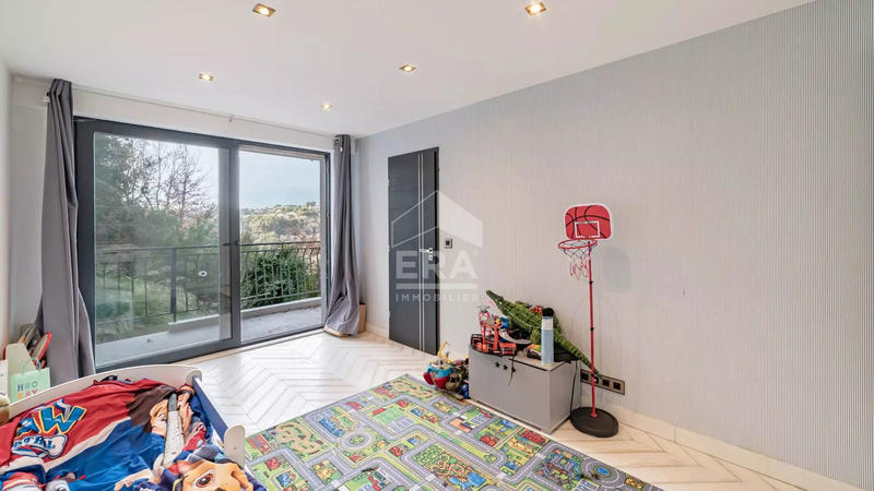 Maison - 145 m² - 5 pièces