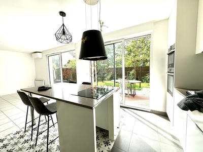 Maison - 140 m² - 6 pièces