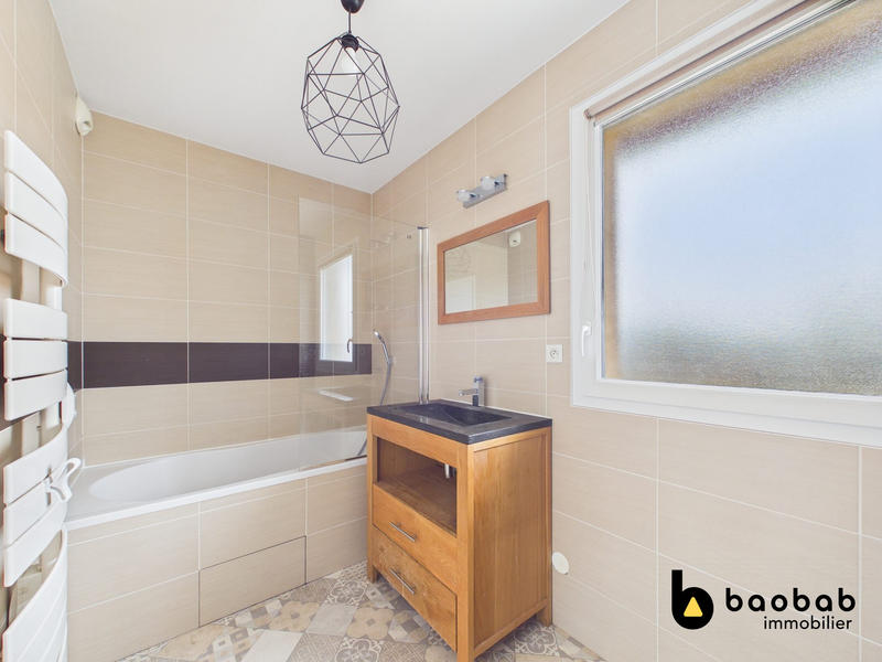 Appartement - 81 m² - 4 pièces