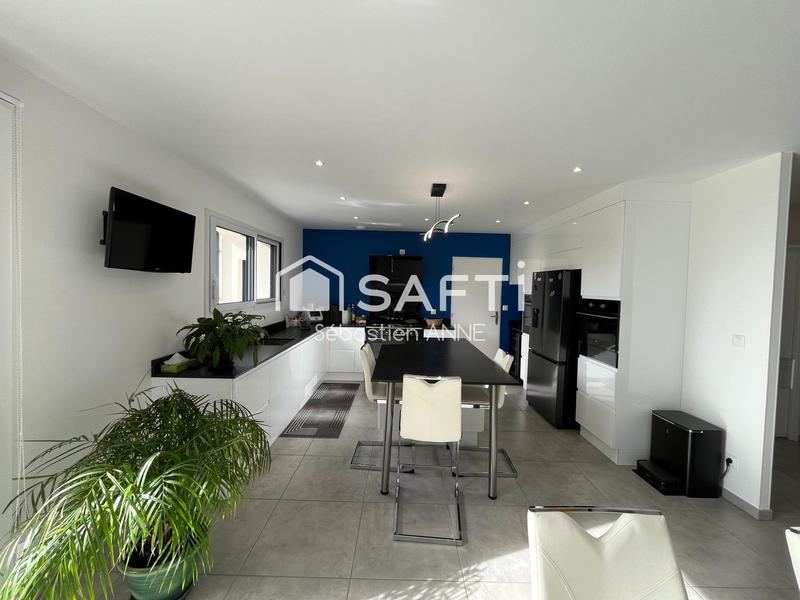 Maison - 121 m² - 5 pièces