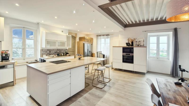 Appartement - 146 m² - 5 pièces