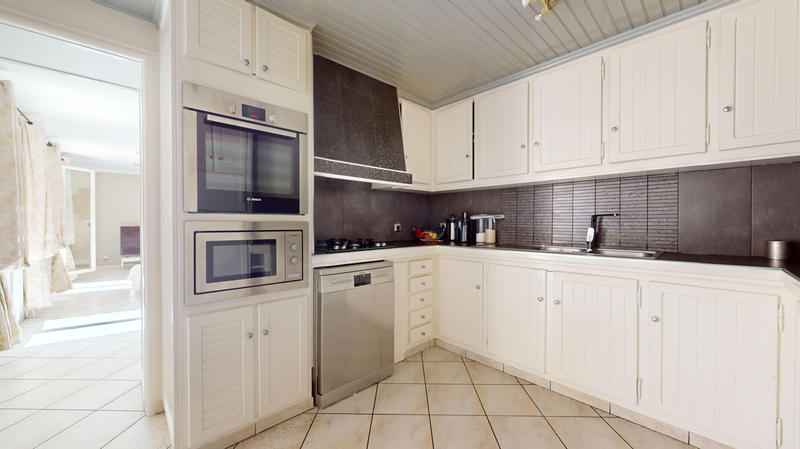 Maison - 190 m² - 6 pièces