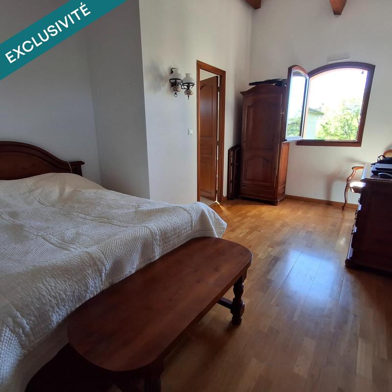 Maison - 252 m² - 7 pièces