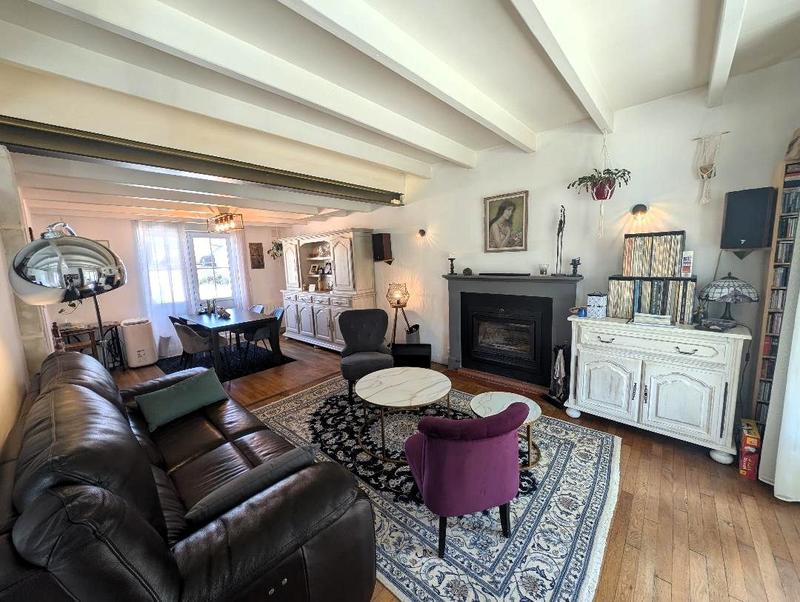 Maison traditionnelle - 179 m² - 8 pièces