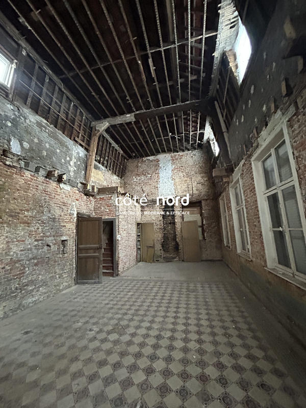 Maison ancienne - 276 m² - 7 pièces