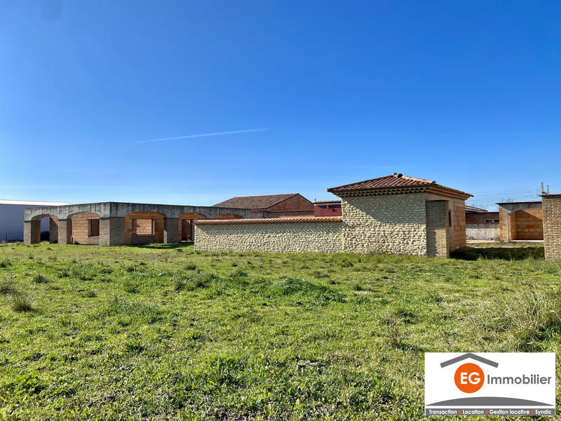 Terrain commercial - 6 300 m²