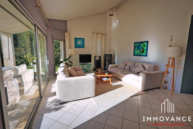 Maison - 181 m² - 5 pièces