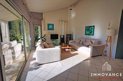 Maison - 181 m² - 5 pièces