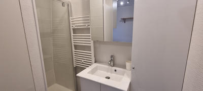 Studio - 8 m² - 1 pièce