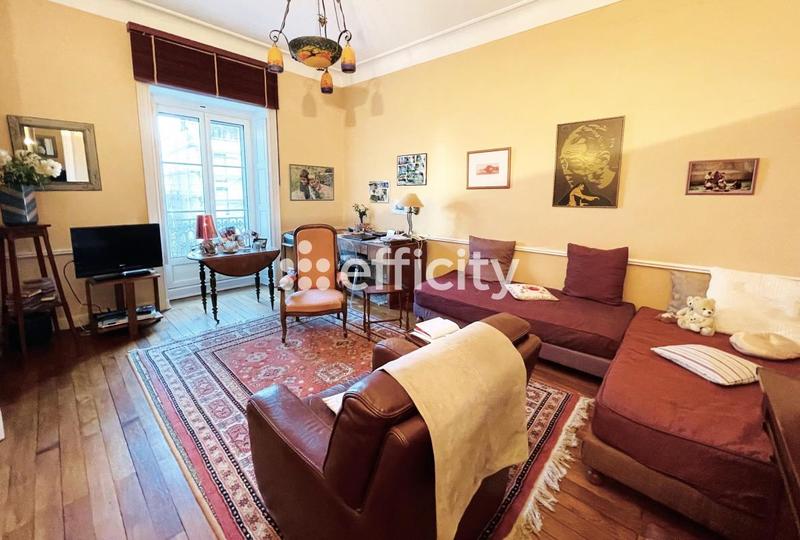 Appartement - 90 m² - 3 pièces